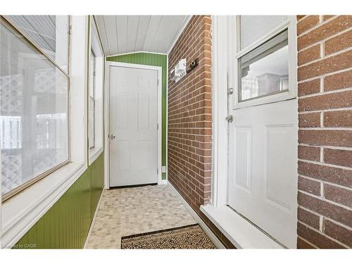 16 Alison Avenue, Cambridge, ON - Indoor Photo Showing Other Room