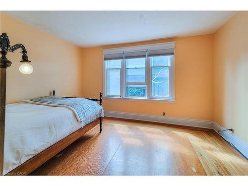 63 Carrick Avenue, Hamilton, ON - Indoor Photo Showing Bedroom