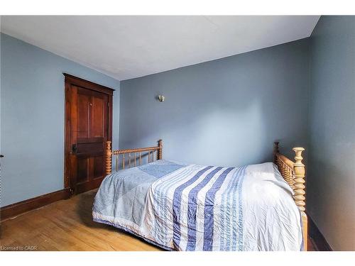 63 Carrick Avenue, Hamilton, ON - Indoor Photo Showing Bedroom