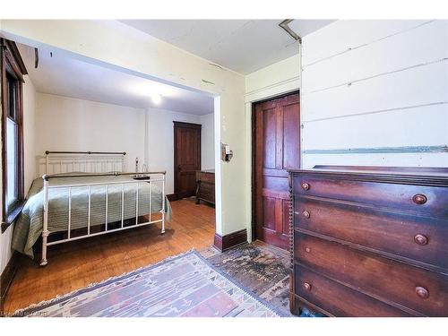 63 Carrick Avenue, Hamilton, ON - Indoor Photo Showing Bedroom