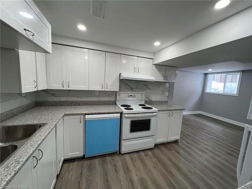 2-29 Birchcliffe Crescent, Hamilton, ON - Indoor Photo Showing Kitchen With Double Sink