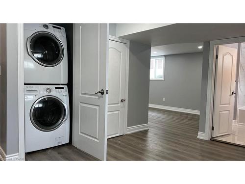 2-29 Birchcliffe Crescent, Hamilton, ON - Indoor Photo Showing Laundry Room