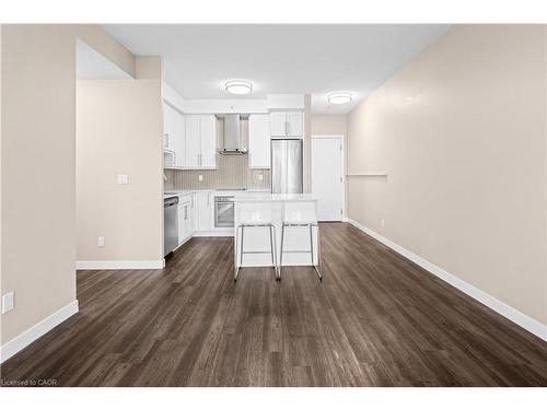 1008-2081 Fairview Street, Burlington, ON - Indoor Photo Showing Kitchen