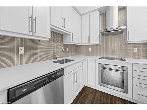 1008-2081 Fairview Street, Burlington, ON - Indoor Photo Showing Kitchen With Upgraded Kitchen