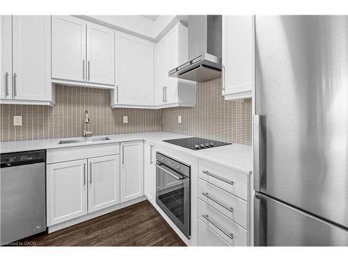 1008-2081 Fairview Street, Burlington, ON - Indoor Photo Showing Kitchen With Upgraded Kitchen