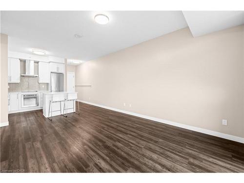 1008-2081 Fairview Street, Burlington, ON - Indoor Photo Showing Kitchen
