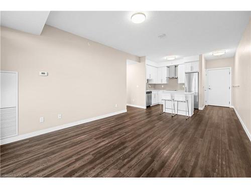 1008-2081 Fairview Street, Burlington, ON - Indoor Photo Showing Kitchen