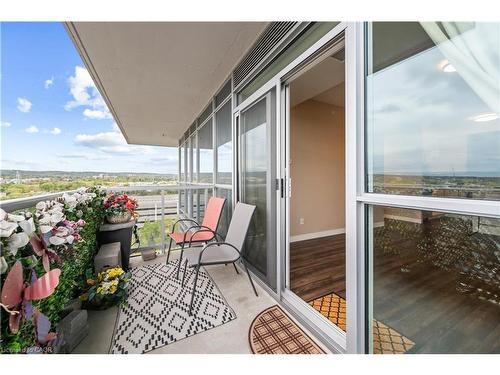 1008-2081 Fairview Street, Burlington, ON - Outdoor With Exterior