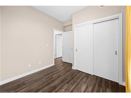 1008-2081 Fairview Street, Burlington, ON - Indoor Photo Showing Other Room