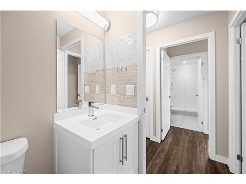 1008-2081 Fairview Street, Burlington, ON - Indoor Photo Showing Bathroom