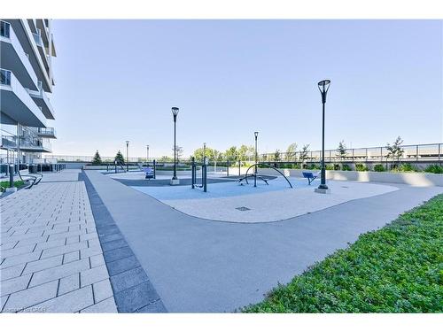 1008-2081 Fairview Street, Burlington, ON - Outdoor With View