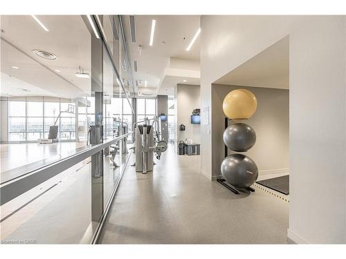 1008-2081 Fairview Street, Burlington, ON - Indoor Photo Showing Other Room