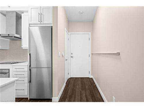 1008-2081 Fairview Street, Burlington, ON - Indoor