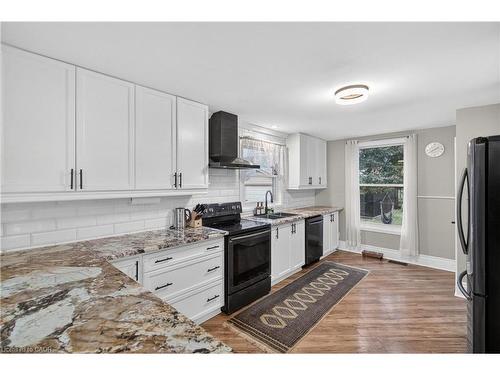 486 East 38Th Street, Hamilton, ON - Indoor Photo Showing Kitchen