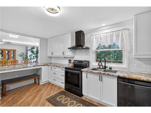 486 East 38Th Street, Hamilton, ON - Indoor Photo Showing Kitchen With Double Sink