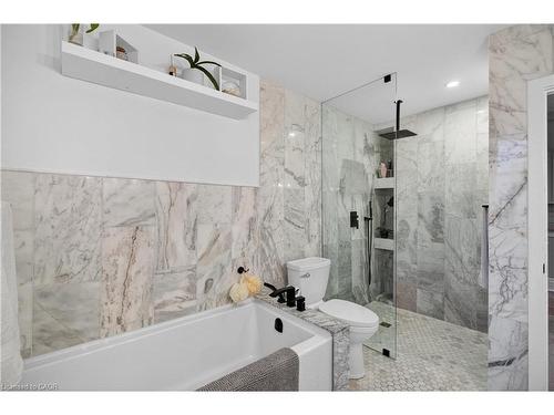 486 East 38Th Street, Hamilton, ON - Indoor Photo Showing Bathroom