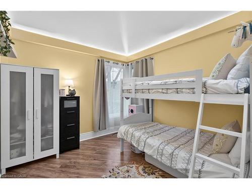 486 East 38Th Street, Hamilton, ON - Indoor Photo Showing Bedroom