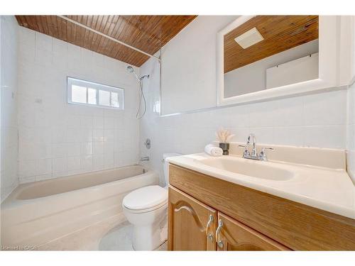 408 East 21St Street, Hamilton, ON - Indoor Photo Showing Bathroom