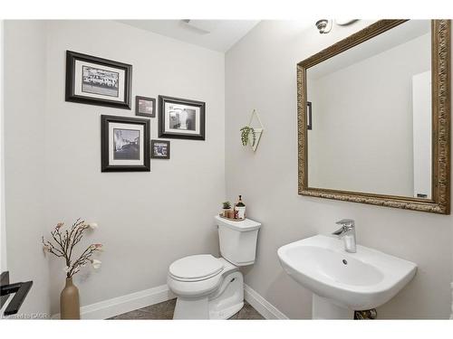 17 Krieghoff Drive, Hamilton, ON - Indoor Photo Showing Bathroom