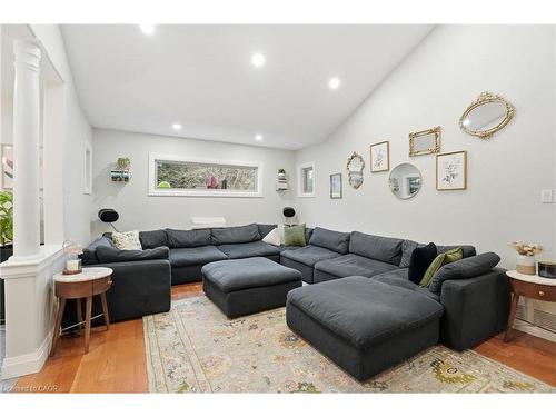 17 Krieghoff Drive, Hamilton, ON - Indoor Photo Showing Living Room