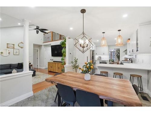 17 Krieghoff Drive, Hamilton, ON - Indoor Photo Showing Dining Room