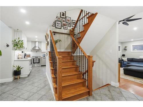 17 Krieghoff Drive, Hamilton, ON - Indoor Photo Showing Other Room