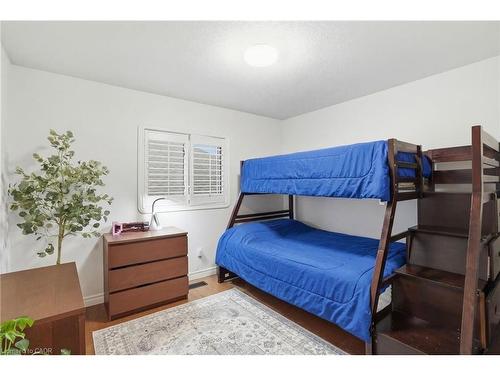 17 Krieghoff Drive, Hamilton, ON - Indoor Photo Showing Bedroom