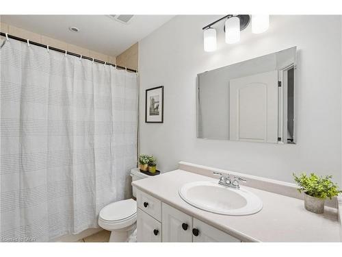 17 Krieghoff Drive, Hamilton, ON - Indoor Photo Showing Bathroom