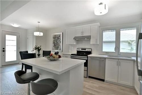 318 Sanatorium Road, Hamilton, ON - Indoor Photo Showing Kitchen With Upgraded Kitchen
