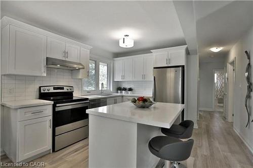 318 Sanatorium Road, Hamilton, ON - Indoor Photo Showing Kitchen With Upgraded Kitchen