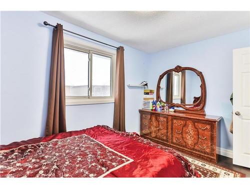 1267 Limeridge Road E, Hamilton, ON - Indoor Photo Showing Bedroom