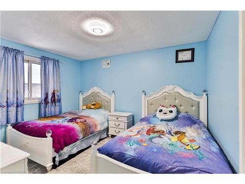 1267 Limeridge Road E, Hamilton, ON - Indoor Photo Showing Bedroom