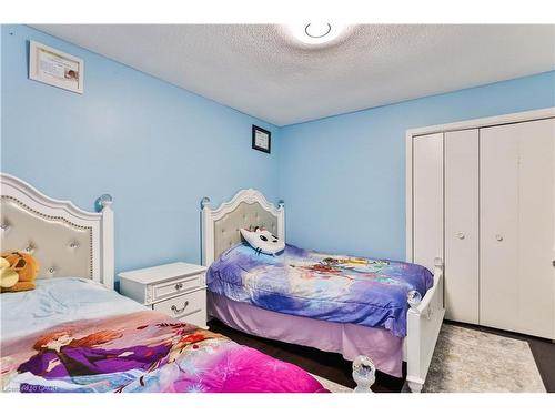1267 Limeridge Road E, Hamilton, ON - Indoor Photo Showing Bedroom