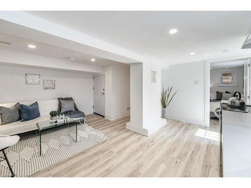 4 Royal Avenue, Hamilton, ON - Indoor