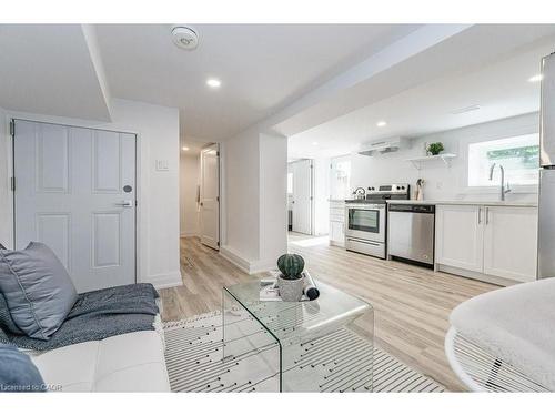 4 Royal Avenue, Hamilton, ON - Indoor