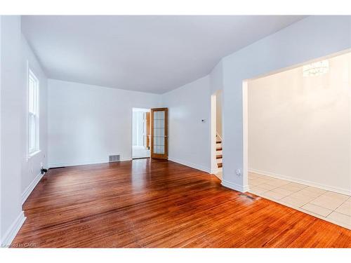 49 Myrtle Avenue, Hamilton, ON - Indoor Photo Showing Other Room