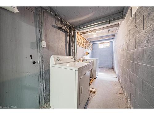 131 Welbourn Drive, Hamilton, ON - Indoor Photo Showing Laundry Room