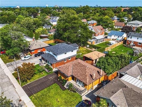 131 Welbourn Drive, Hamilton, ON - Outdoor