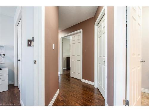 383 Parrott Place, Woodstock, ON - Indoor Photo Showing Other Room