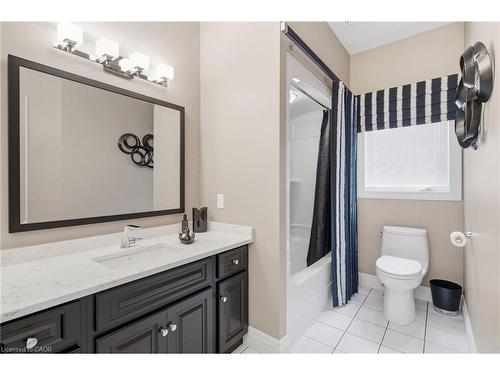 7 Appaloosa Trail, Carlisle, ON - Indoor Photo Showing Bathroom