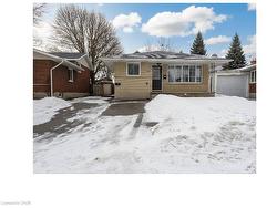 61 Bosworth Crescent  Kitchener, ON N2E 1Y9