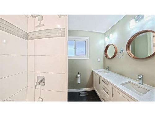 61 Bosworth Crescent, Kitchener, ON - Indoor Photo Showing Bathroom