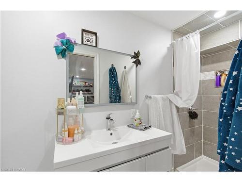 37 Fairgrounds Drive, Binbrook, ON - Indoor Photo Showing Bathroom