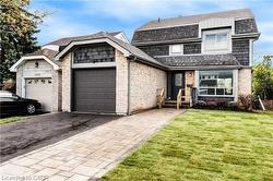 1534 Forestdale Court  Oakville, ON L6H 3A1