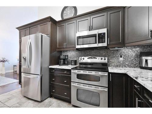 4191 Bianca Forest Drive, Burlington, ON - Indoor Photo Showing Kitchen With Upgraded Kitchen