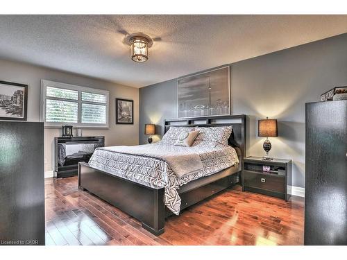 4191 Bianca Forest Drive, Burlington, ON - Indoor Photo Showing Bedroom