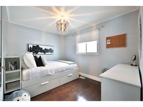 4191 Bianca Forest Drive, Burlington, ON - Indoor Photo Showing Bedroom