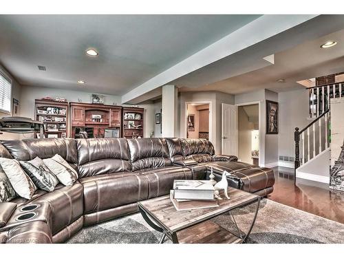 4191 Bianca Forest Drive, Burlington, ON - Indoor Photo Showing Living Room