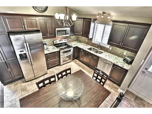 4191 Bianca Forest Drive, Burlington, ON - Indoor Photo Showing Kitchen With Upgraded Kitchen