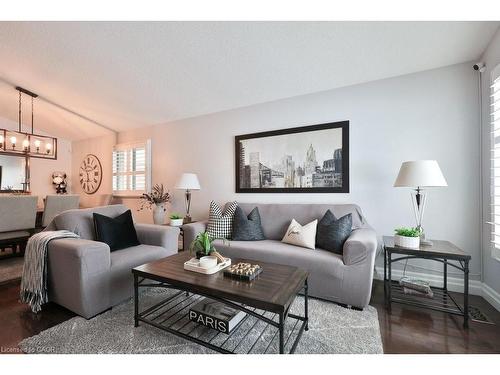 4191 Bianca Forest Drive, Burlington, ON - Indoor Photo Showing Living Room